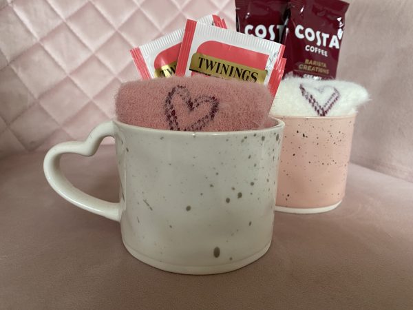 heart handle mug fluffy socks tea gift set hug in a mug
