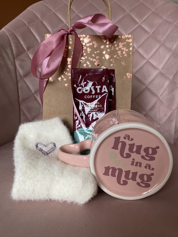 heart handle mug fluffy socks tea gift set hug in a mug