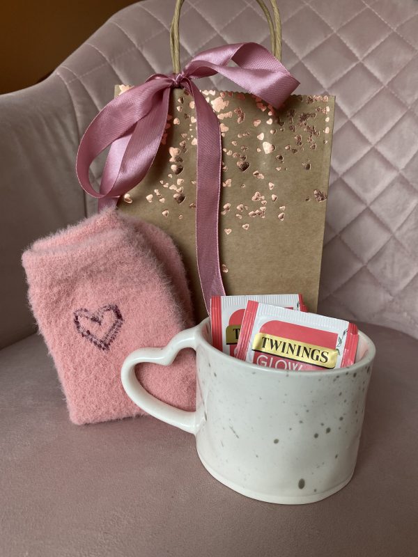 heart handle mug fluffy socks tea gift set hug in a mug